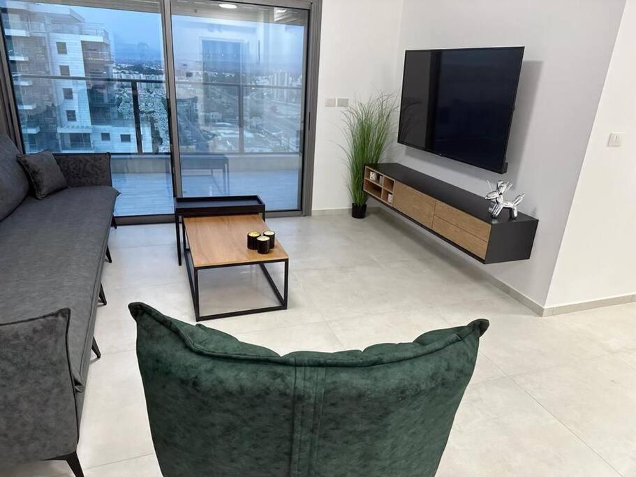 Elegant 3 Bedroom Ocean View Condo In Kiryat Yam Qiryat Yam Exterior foto