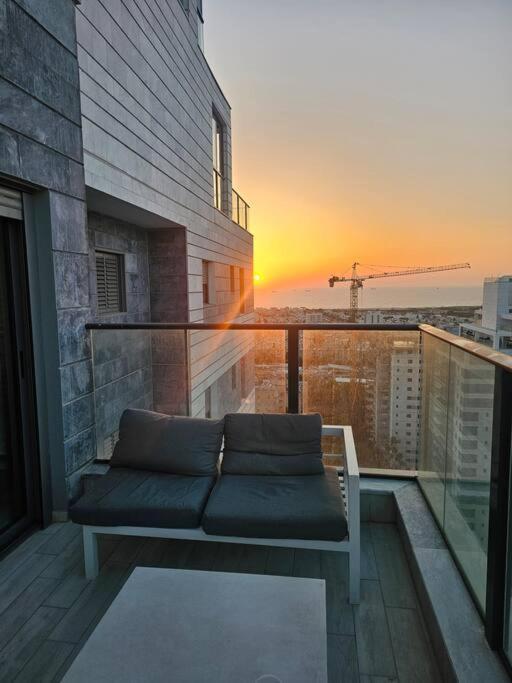 Elegant 3 Bedroom Ocean View Condo In Kiryat Yam Qiryat Yam Exterior foto